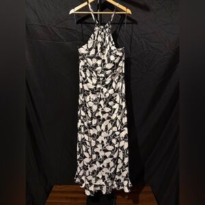 Scoop Halter Ruched‎ Black and White Floral Maxi Dress size Medium 8/10